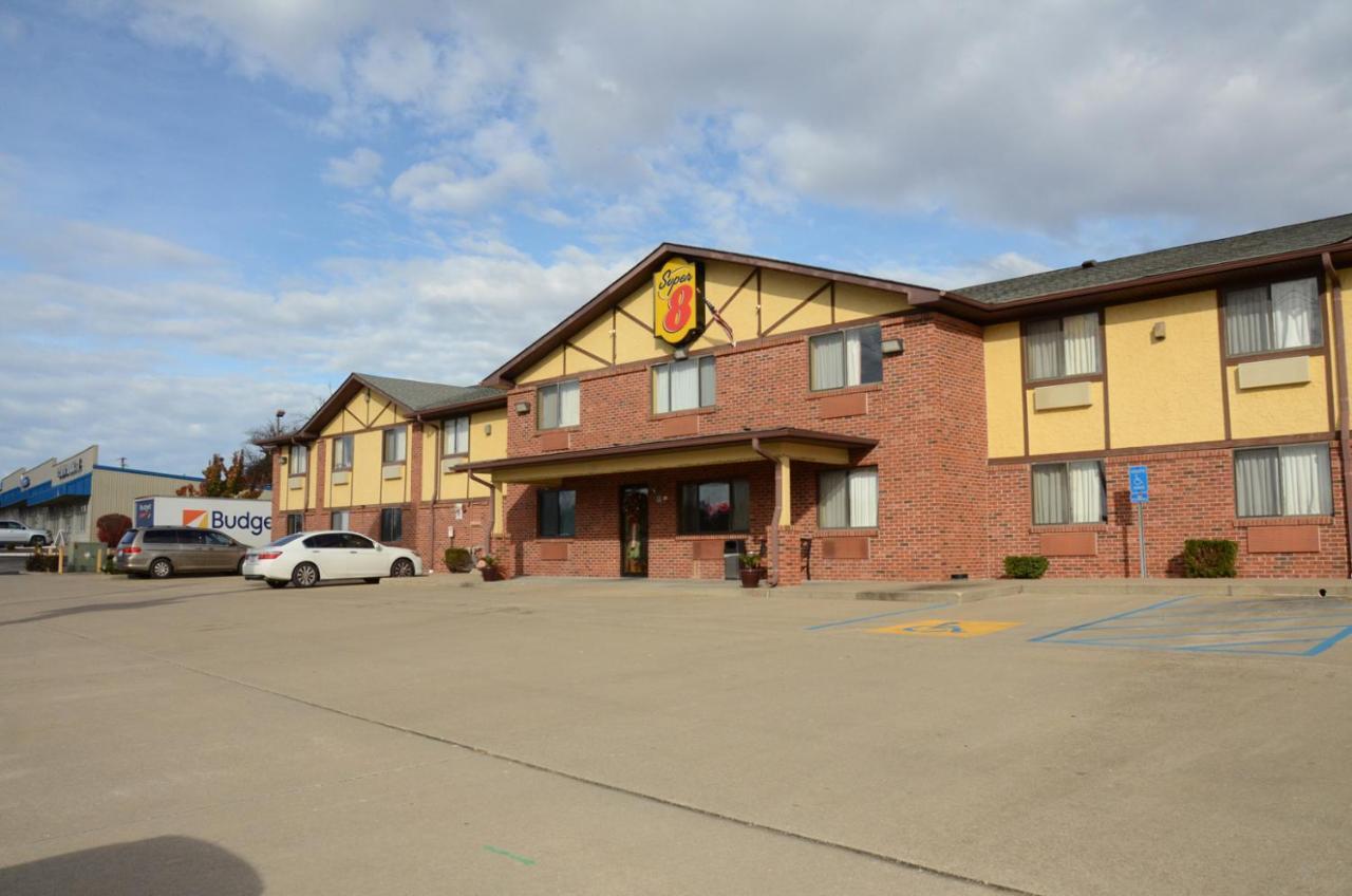 Super 8 By Wyndham Warrenton Hotel Exterior photo